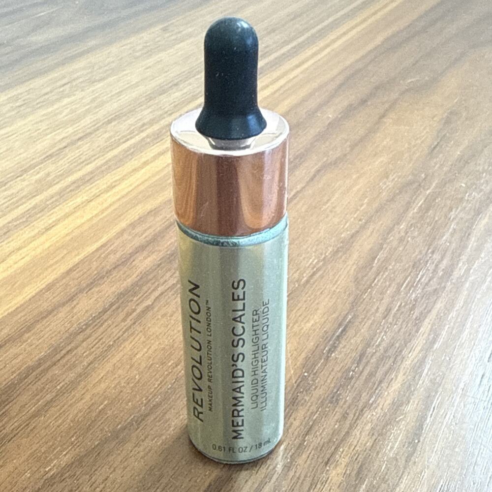 Makeup Revolution London Liquid Green Highlighter Mermaid’s Scales, 18 ml, NEW